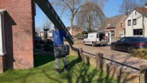 Schoorsteen onderhoud Beverwijk ladder bus